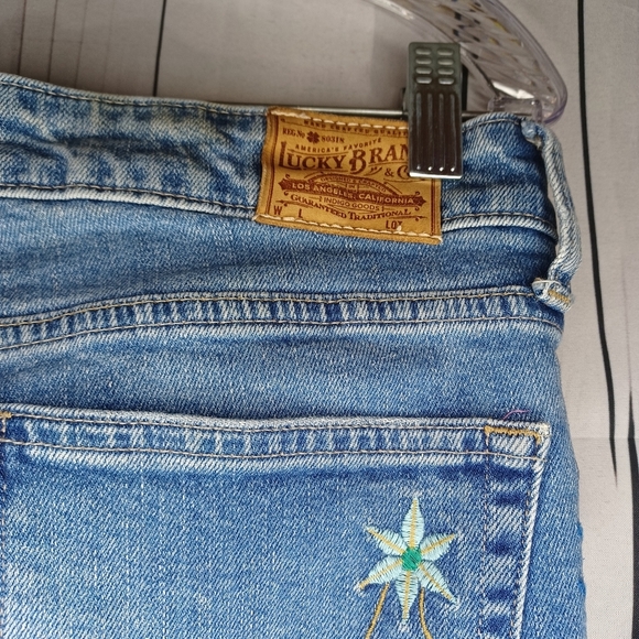 Lucky Brand Ava Skinny Embroidered Blue Jeans with Floral Design - Picture 15 of 16